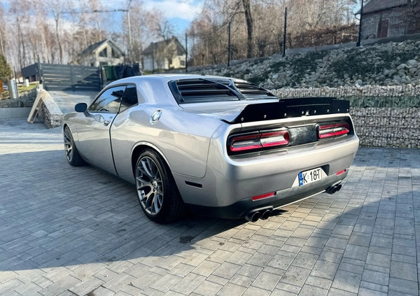 Dodge Challenger cena 127000 przebieg: 123000, rok produkcji 2017 z Kraków małe 137